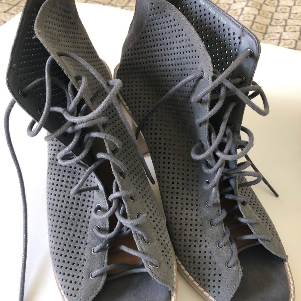 Dolce Vita gray Tie up Sandals